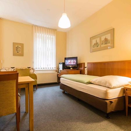 Hostel Nina Katowice Bagian luar foto